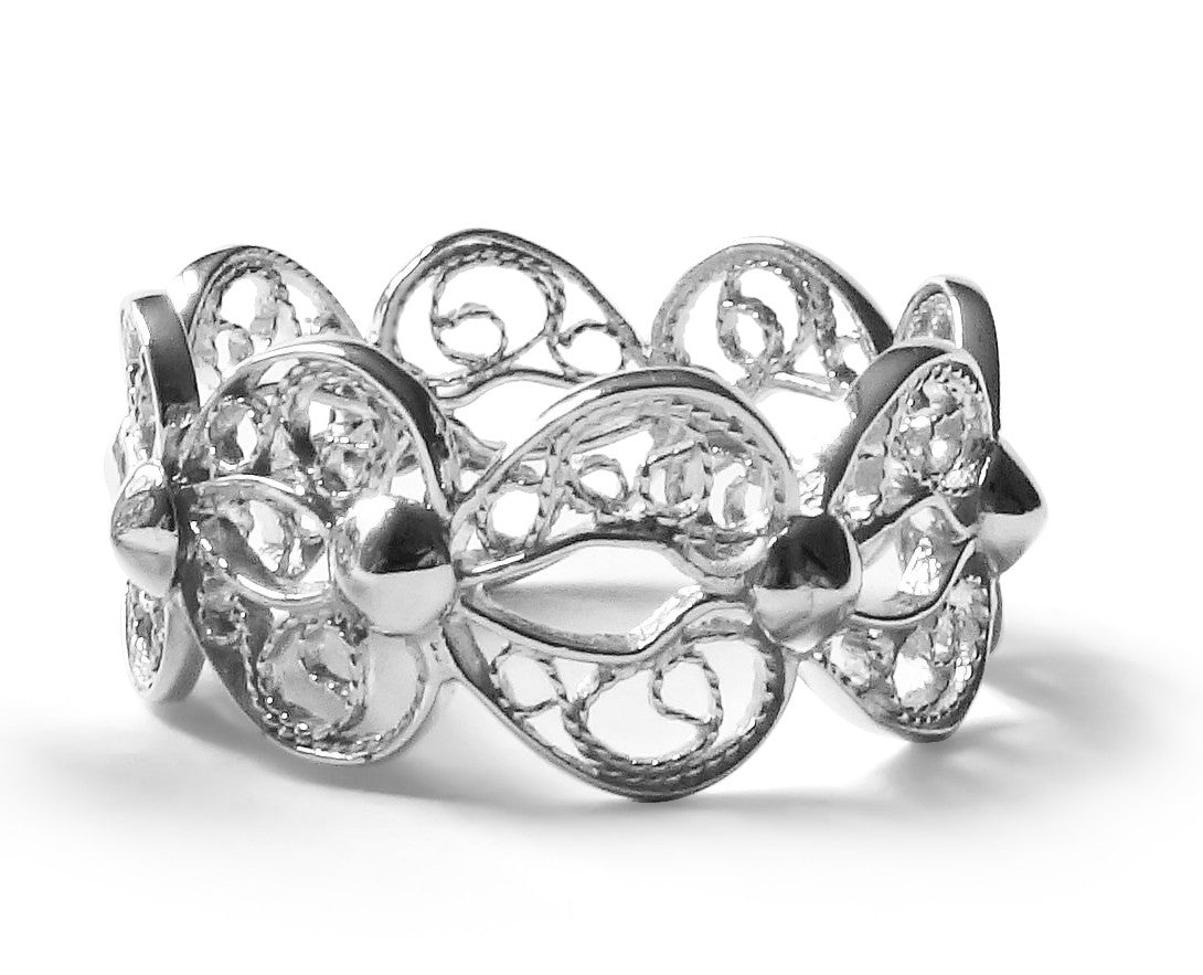 Filigree Enchanting Heart Ring in Silver