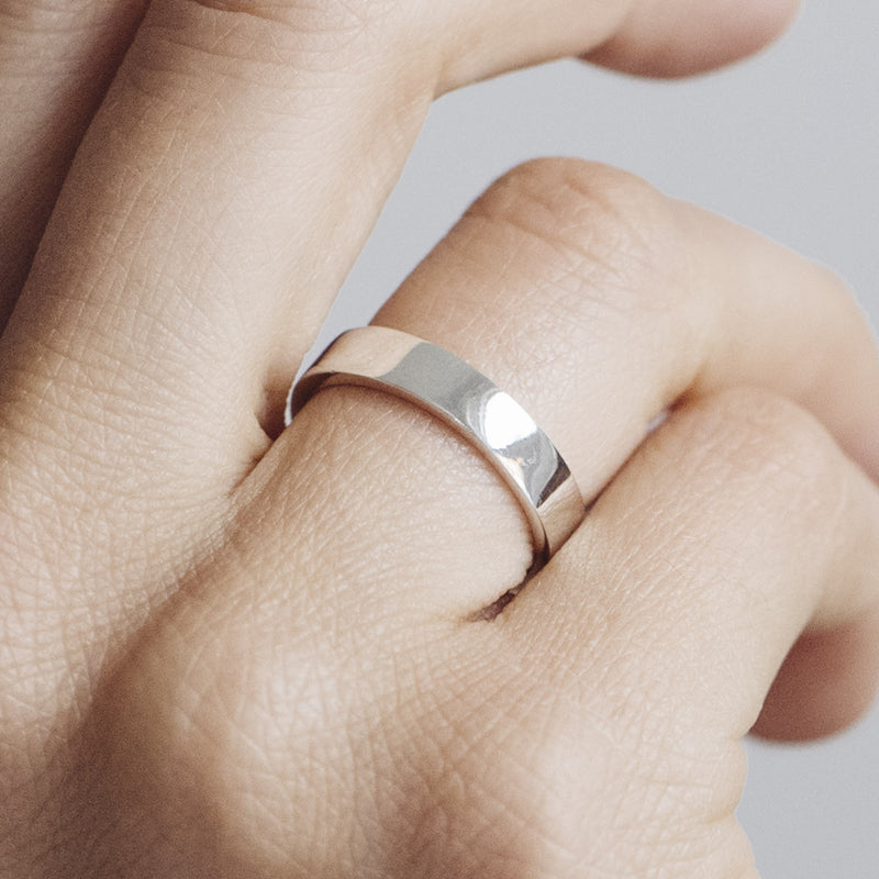 Flat Court Ethical Platinum Wedding Ring, Medium
