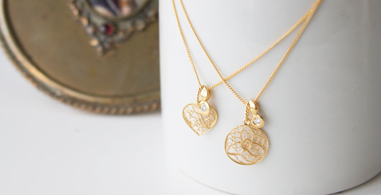 Award-winning designer, Arabel Lebrusan, delights and entices with delicate filigree in her Nature Entwined Collection