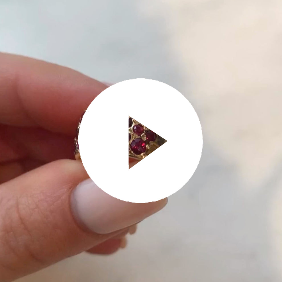 <iframe src="https://www.youtube.com/embed/44HmdDtu_fU?playlist=44HmdDtu_fU&loop=1;rel=0&autoplay=0&controls=1&showinfo=0" frameborder="0"></iframe>