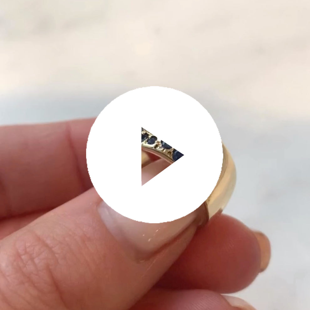 <iframe src="https://www.youtube.com/embed/2uQGq19AABU?playlist=2uQGq19AABU&loop=1;rel=0&autoplay=0&controls=1&showinfo=0" frameborder="0"></iframe>