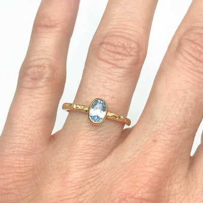 Candy Pop Oval Cut Ice Sapphire Solitaire Engagement Ring, 18ct Ethical Gold, Ready to Go 1