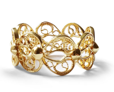 Filigree Enchanting Heart Ring in Yellow Gold - Arabel Lebrusan