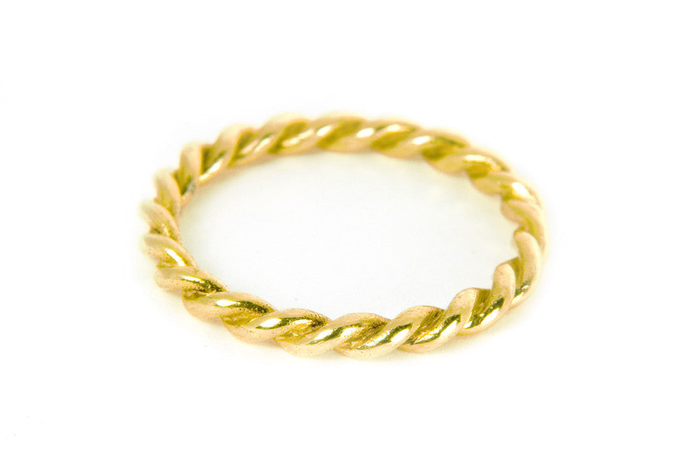 Lace Single Ring. Yellow Gold