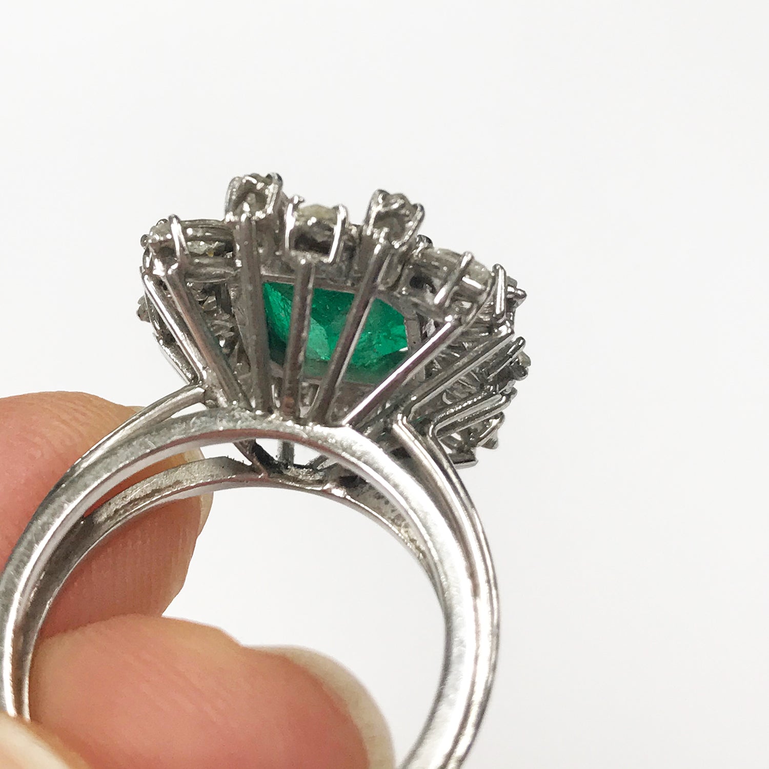 Vintage, Emerald and Diamond Cluster Ring, 18ct White Gold – Antique Ring  Boutique
