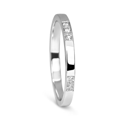 Bespoke Katie wedding ring - 100% recycled platinum and grain-set conflict-free diamonds