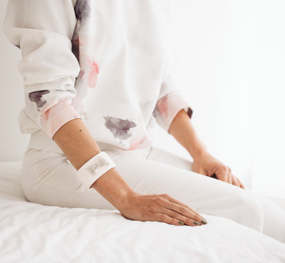 Filigree Bow Cuff in White - Arabel Lebrusan