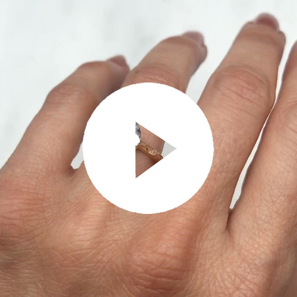 <iframe src="https://www.youtube.com/embed/D6VsHP2vU3Q?playlist=D6VsHP2vU3Q&loop=1;rel=0&autoplay=0&controls=1&showinfo=0" frameborder="0"></iframe>