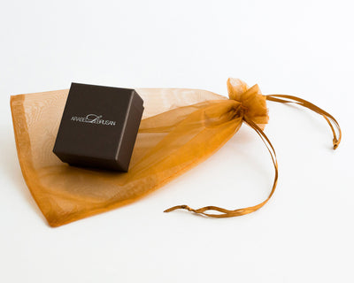 Ethical wedding rings with sustainable packaging 2